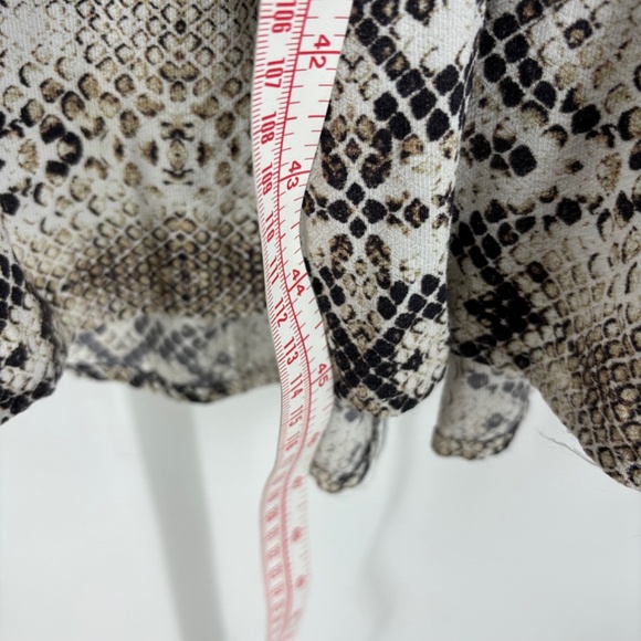 Eloquii Womens Size 14 Off Shoulder Maxi Dress Beige Brown Snake Print Ruffles - Picture 10 of 10